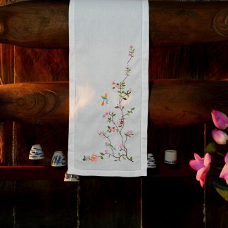 Table runner -peach blossom embroidery